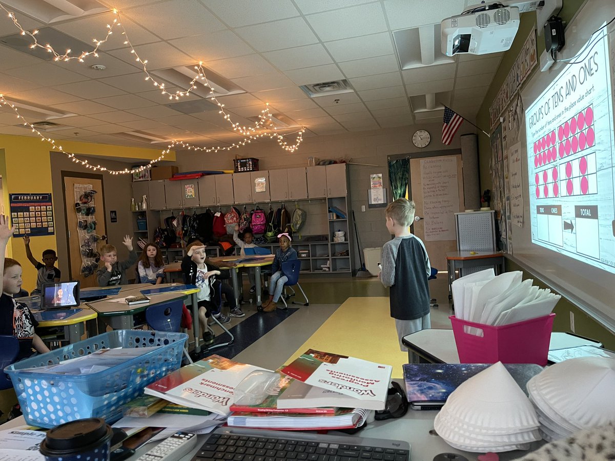 MrsLeebeck's tweet image. Todays math review on grouping by tens and ones was student led. 

#SPScreatesachievers #EaglesSOAR @EaglesFbes @ShaliseTaylor @nkarakla #mathlearning #firstgrade @SPS_Mathematics @KelGreening #peerteaching #theyROCKEDIT