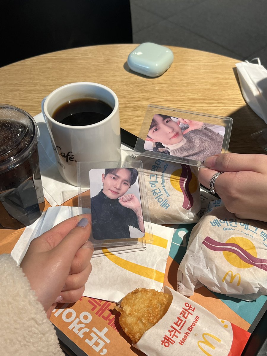 오랜만에 맥모닝 조지기