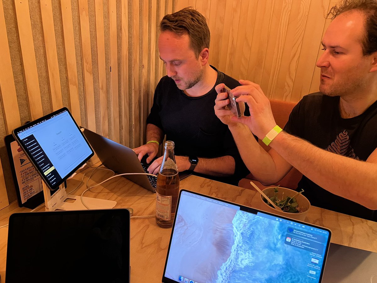 Jet Weevers tweet media