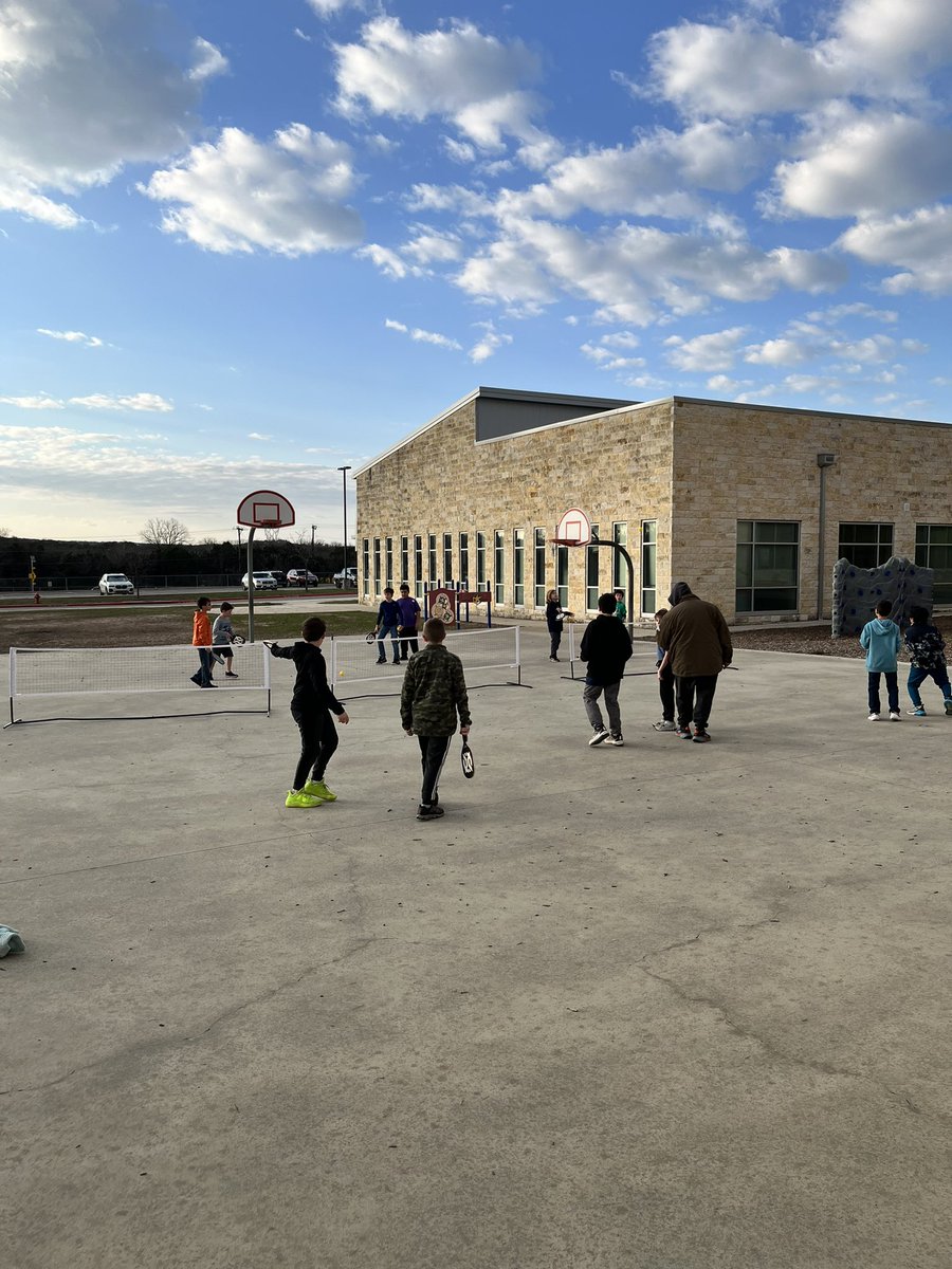 andreapatrick's tweet photo. Shine Time!  Hawks scattered everywhere this morning to get to their club and connect with other Hawks! #everystudentconnected @MandyEpley https://t.co/j1QYd09KhN