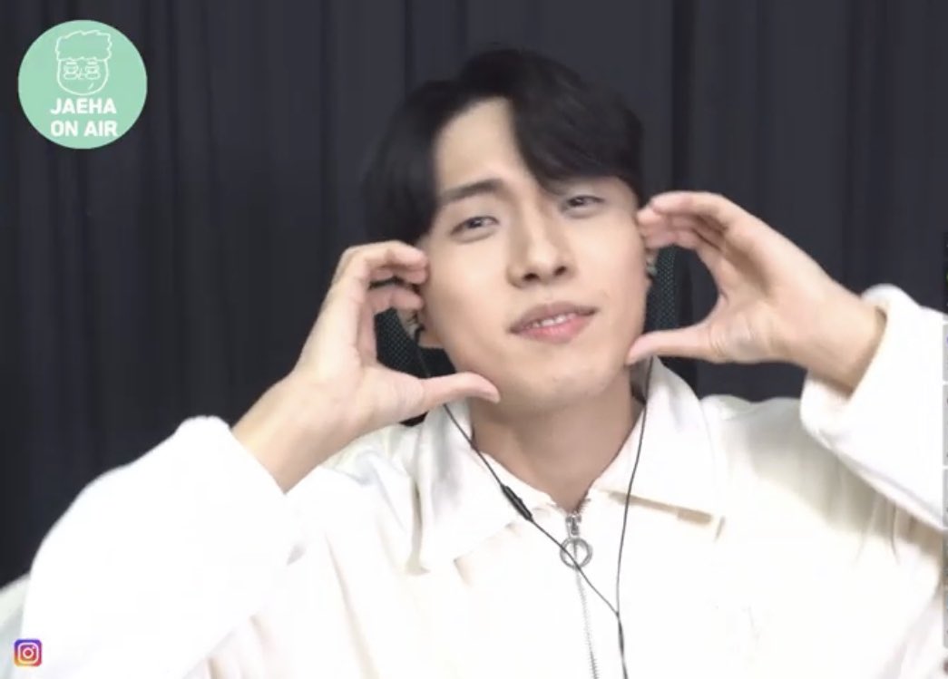 s2jeahas2's tweet photo. 재하오빠 볼하트 넘 귀여워💚💜 https://t.co/myytFY4z8g