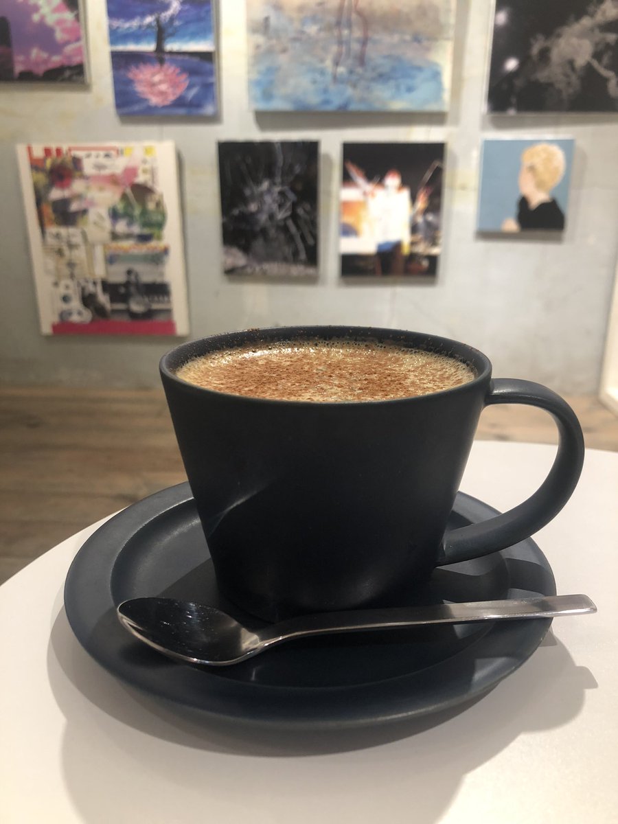青山のデザイン事務所時代お世話になった先輩 <a href="/8673kato/">HAL.カトー</a> 加藤さんがオーナーのカフェ＠LUCKAND_Gallery 
活動休止のため遊びに行ってきました。
近況交わしながら☕️(本当に美味しい)
今年は何か動き出しそうな予感。