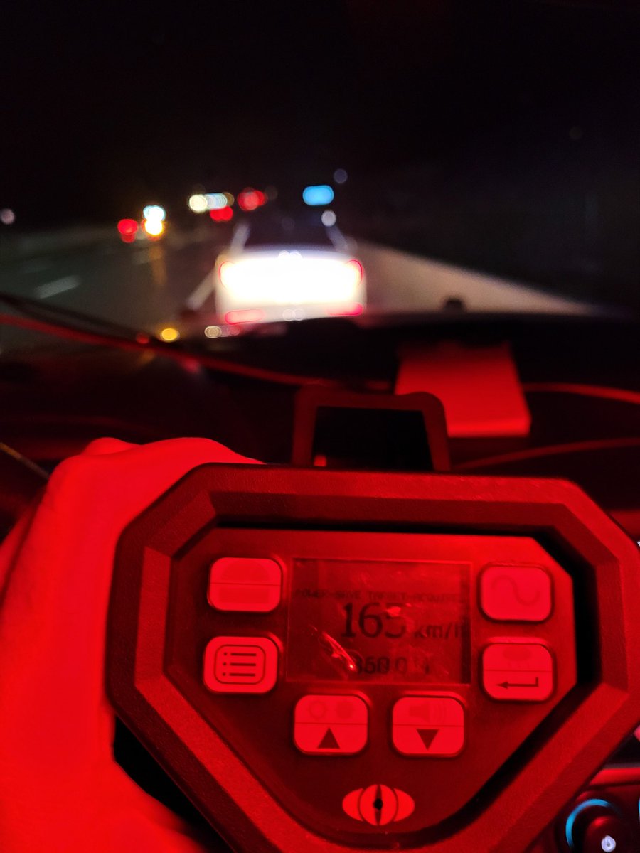 OPP_HSD's tweet photo. #NiagaraOPP stopped this vehicle #QEW near #7thSt in #StCatharines this evening. The 21 yr old driver was charged #StuntDriving for their second time in 2 years. ^kw
#SlowDown
#30DaySuspension
#14dayimpound https://t.co/b46LPxXosK