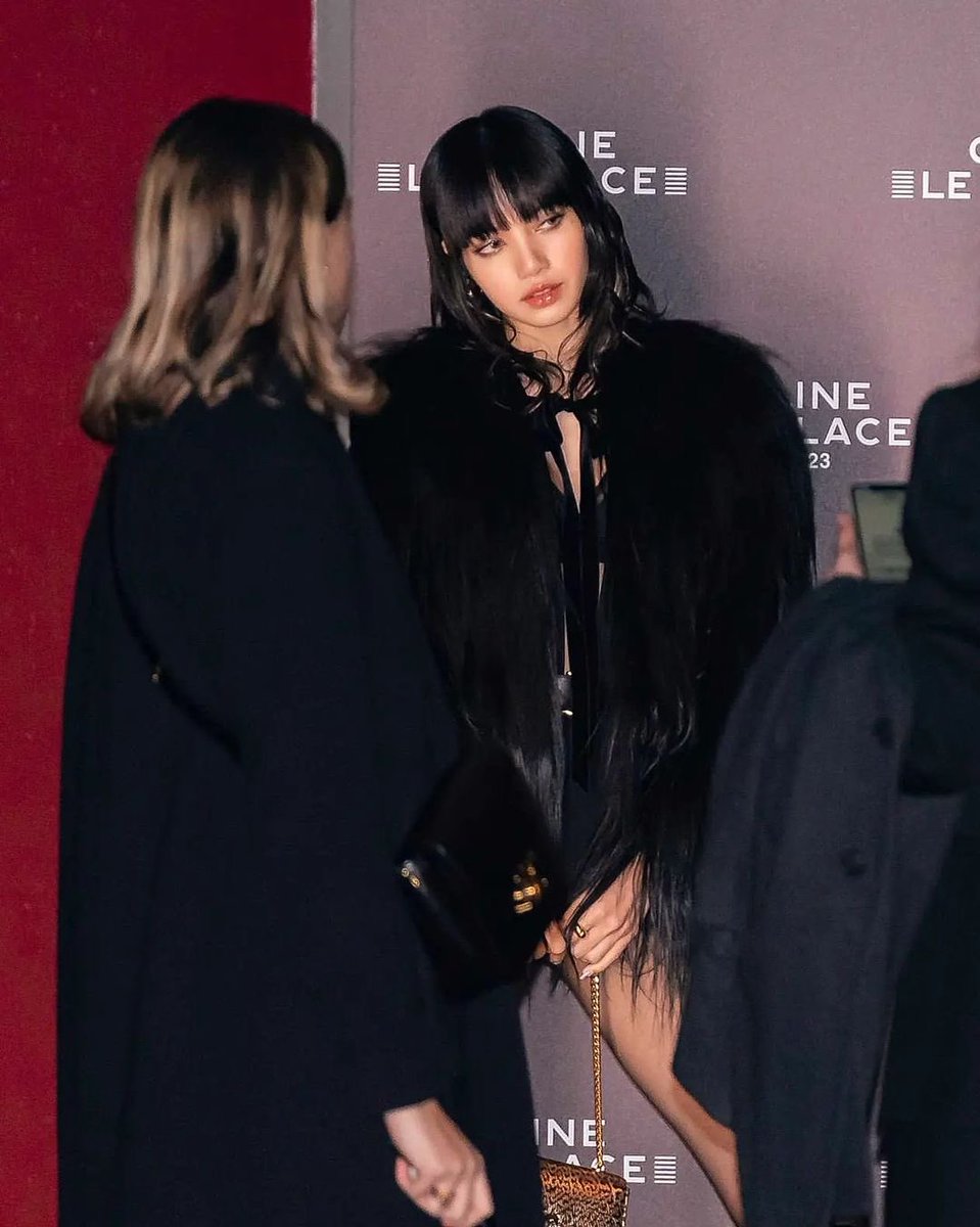 PopBase's tweet photo. CELINE's global ambassador Lisa at the brand's fashion show at Le Palace in Paris. https://t.co/nIPv2LQflN