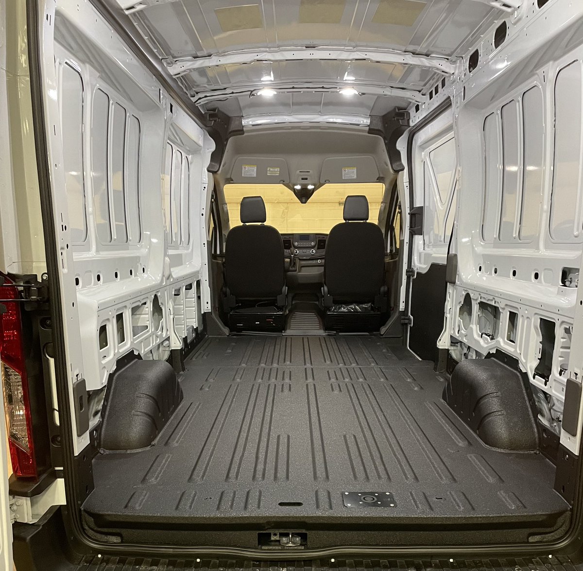 calgary_x's tweet photo. Protecting what WORKS for YOU
…and it looks great too!💪👍👏

📞North 403-291-3030
📞South 403-243-3779

•
#linex #trucks #calgarytrucks #albertatrucks #ford #dodge #jeep #chev #gmc #toyota #bumper #bedliner #sprayin #tough #protection #toughtrucks #liftedtrucks #calgary #yyc https://t.co/DUlKS8ZLqr