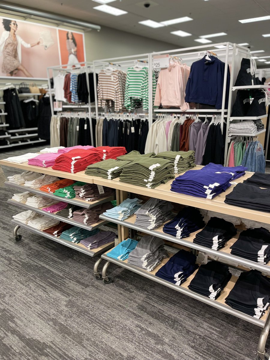 MaySandlin11's tweet photo. Some of my favorite AND sections of the new floorpad update✨ #target #visualmerchandiser #neutrals #brights #outfitting #foundationshop #fashionshop #accessories https://t.co/jo8ye4mlKV