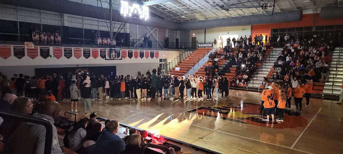 FlintPrepFan's tweet photo. @Flushing_AD @BronchosAD Unified Teams!  Both student sections came onto the court as the players were announced. https://t.co/gALNqdu1y1