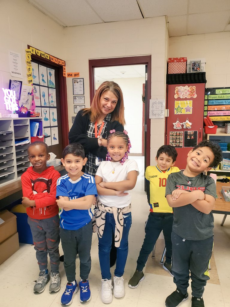 dsrmek22's tweet photo. These super readers got to read to some special guests today! Thank you @ChristineBald18 @cskoczylas78 and @AngieJoy9 for spending time with us today. 💙📚💙
#D109Pride @BrodnickiSchool https://t.co/ZGibaHH9HD