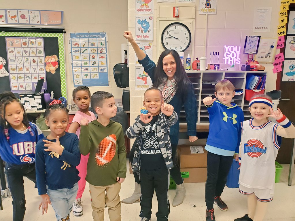 dsrmek22's tweet photo. These super readers got to read to some special guests today! Thank you @ChristineBald18 @cskoczylas78 and @AngieJoy9 for spending time with us today. 💙📚💙
#D109Pride @BrodnickiSchool https://t.co/ZGibaHH9HD