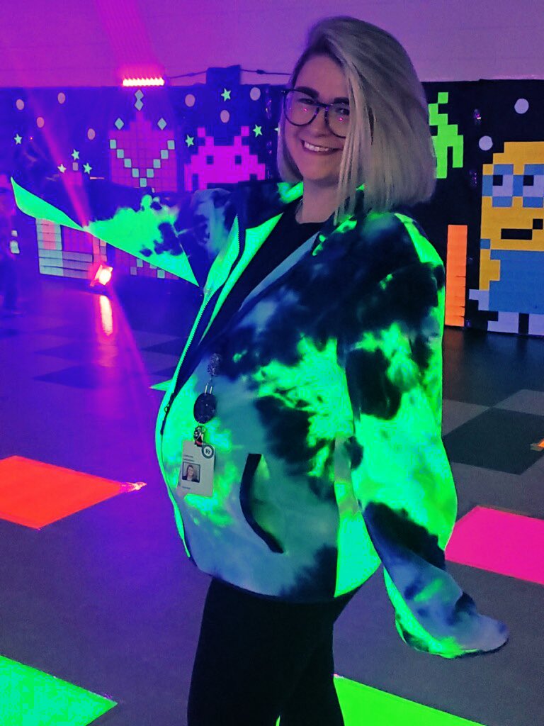 Carolinee0112's tweet photo. Glow dance @SpringValleyEl 2023! https://t.co/e1SCTn1baW