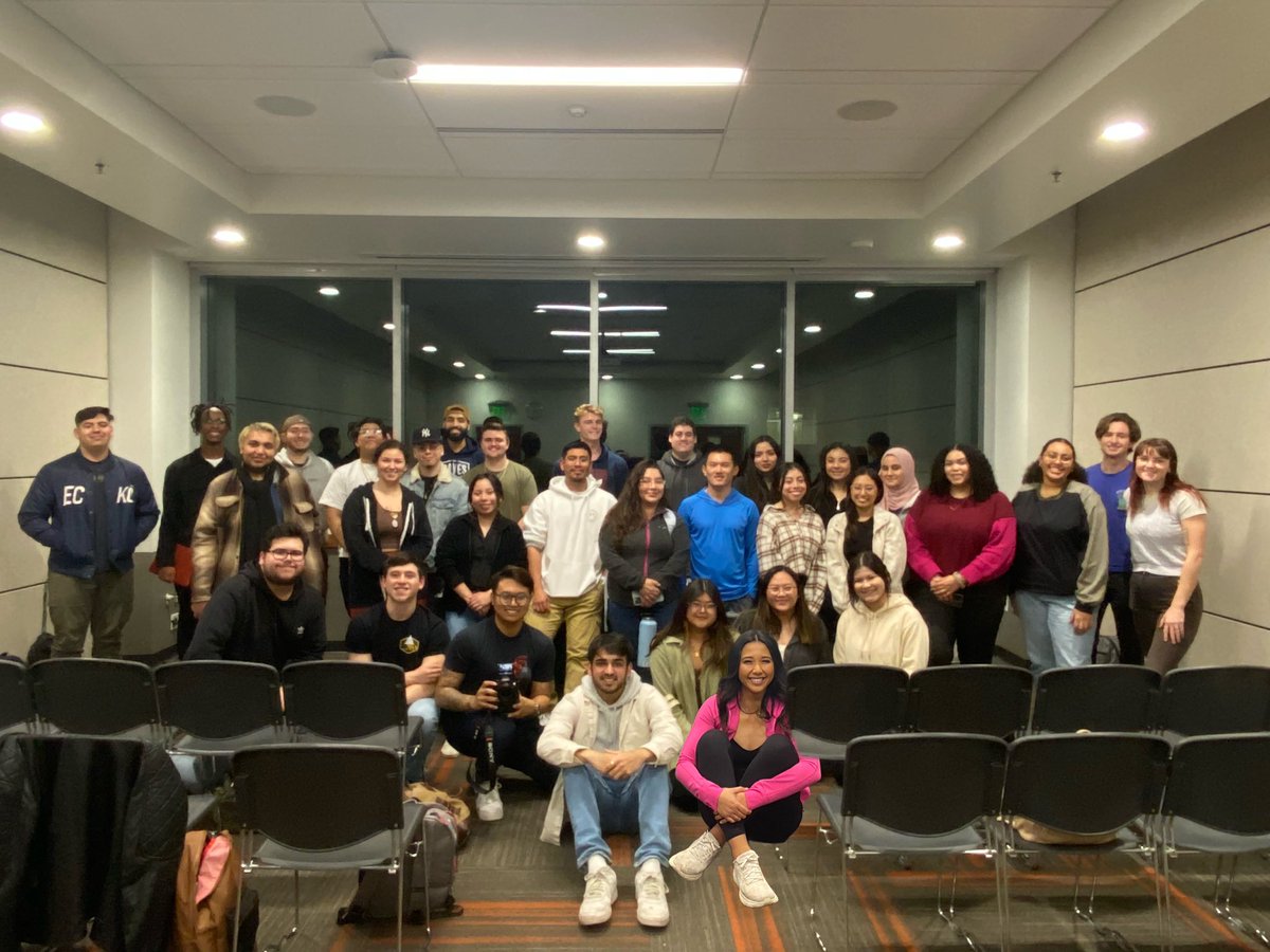 PRSSASacState's tweet photo. LinkedIn workshop ✅

Come back next week for our networking night with our very own alumni! 

#prssa #stingersup https://t.co/CEQ0Kk8Gwn