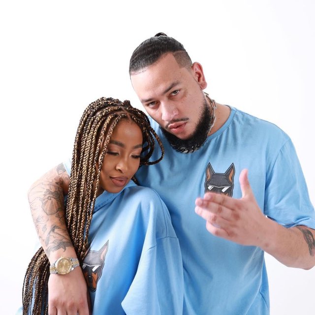 mzansivp's tweet photo. [Breaking News] 🚨
The South African public are speculating that AKA's death was a revenge hit for late Anele Tembe who died while in a relationship with AKA. Anele Tembe's father is a powerful man in Durban &amp; he openly believes that AKA murdered his daughter.

#RIPAKA #RIPAnele https://t.co/SCv8I8Lmsf
