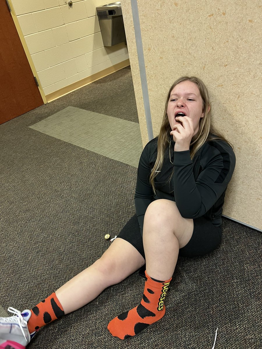 his_Tori_'s tweet image. Fun sock Friday!! Lots of student participation today, which I LOVE 😍 Now ready for a relaxing weekend 😎 #FunSockFriday #OneSWARM @wwhshornets @athanasontraci @HernandoSchools @Ed_LaRose @LauraBBurgess1