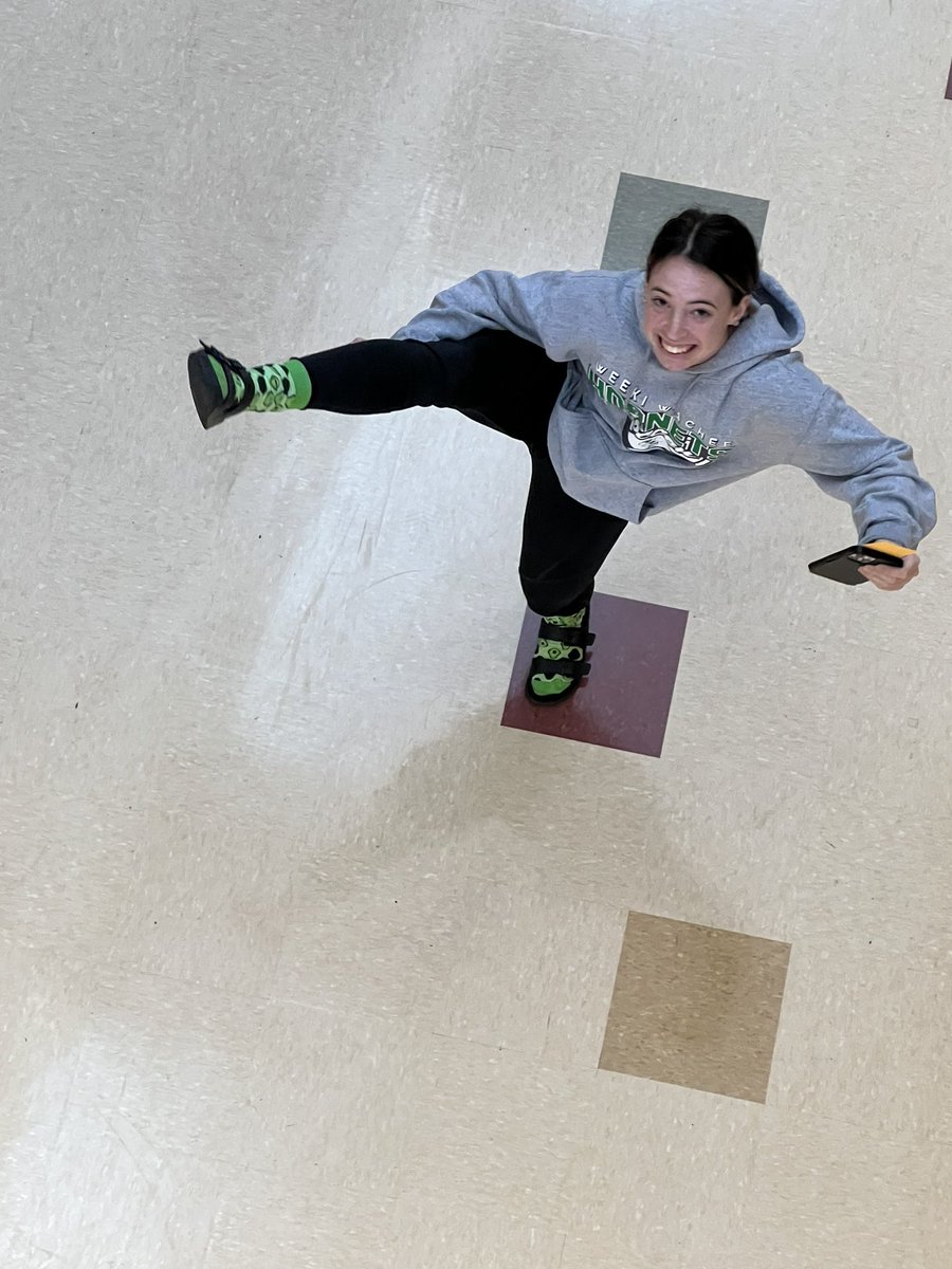 his_Tori_'s tweet image. Fun sock Friday!! Lots of student participation today, which I LOVE 😍 Now ready for a relaxing weekend 😎 #FunSockFriday #OneSWARM @wwhshornets @athanasontraci @HernandoSchools @Ed_LaRose @LauraBBurgess1