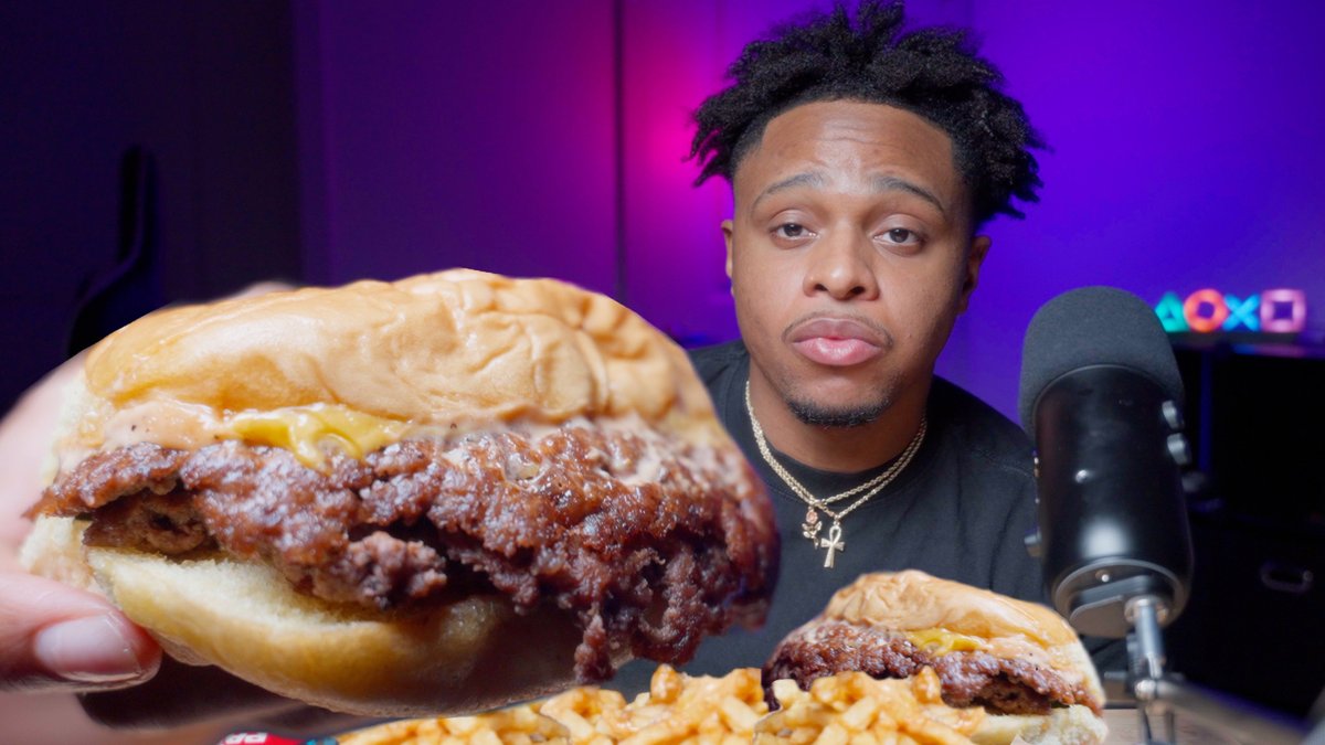 dreamxoox_'s tweet photo. ASMR Mukbang | Texas style CHEESY SMASHED JUICY BURGER |  *close mic* *T... https://t.co/iFXL65svYn via @YouTube https://t.co/EKyjfMXgWs