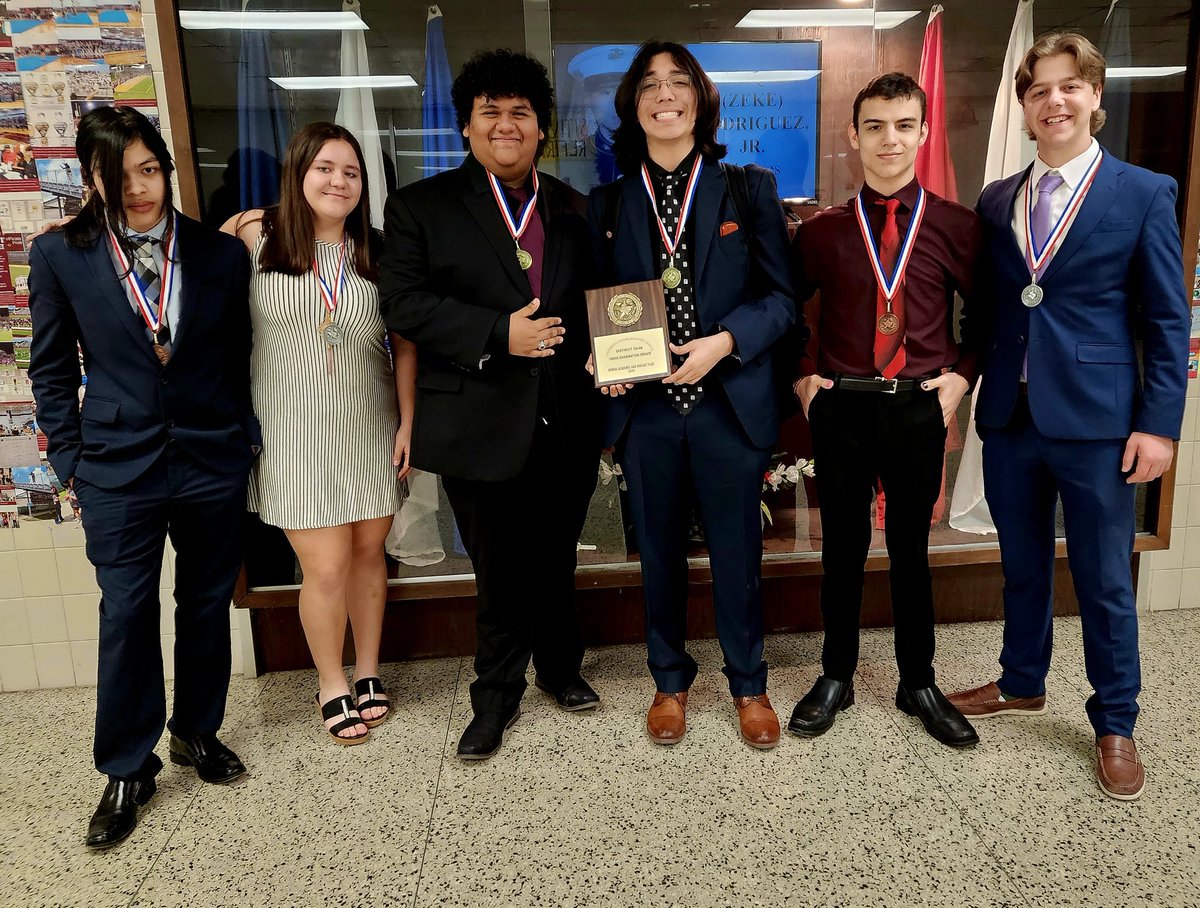 Teacher_Stubbs's tweet photo. Next step: @uiltexas #CXDebate State.
(If someone could help with paperwork, that would be awesome sauce!)
#sintonDebate #canwestealthis https://t.co/vNaLtCKQHr