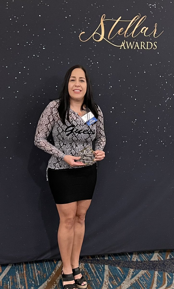 MossParkES_OCPS's tweet photo. Celebrating two very deserving staff members #OCPSStellar - TOY Ms. Whiting and SPOY Ms. Bravo. We are so lucky to have you and are very proud of you. @OCPSnews @Southeast_OCPS @clindlau https://t.co/3R5IYY5SZq