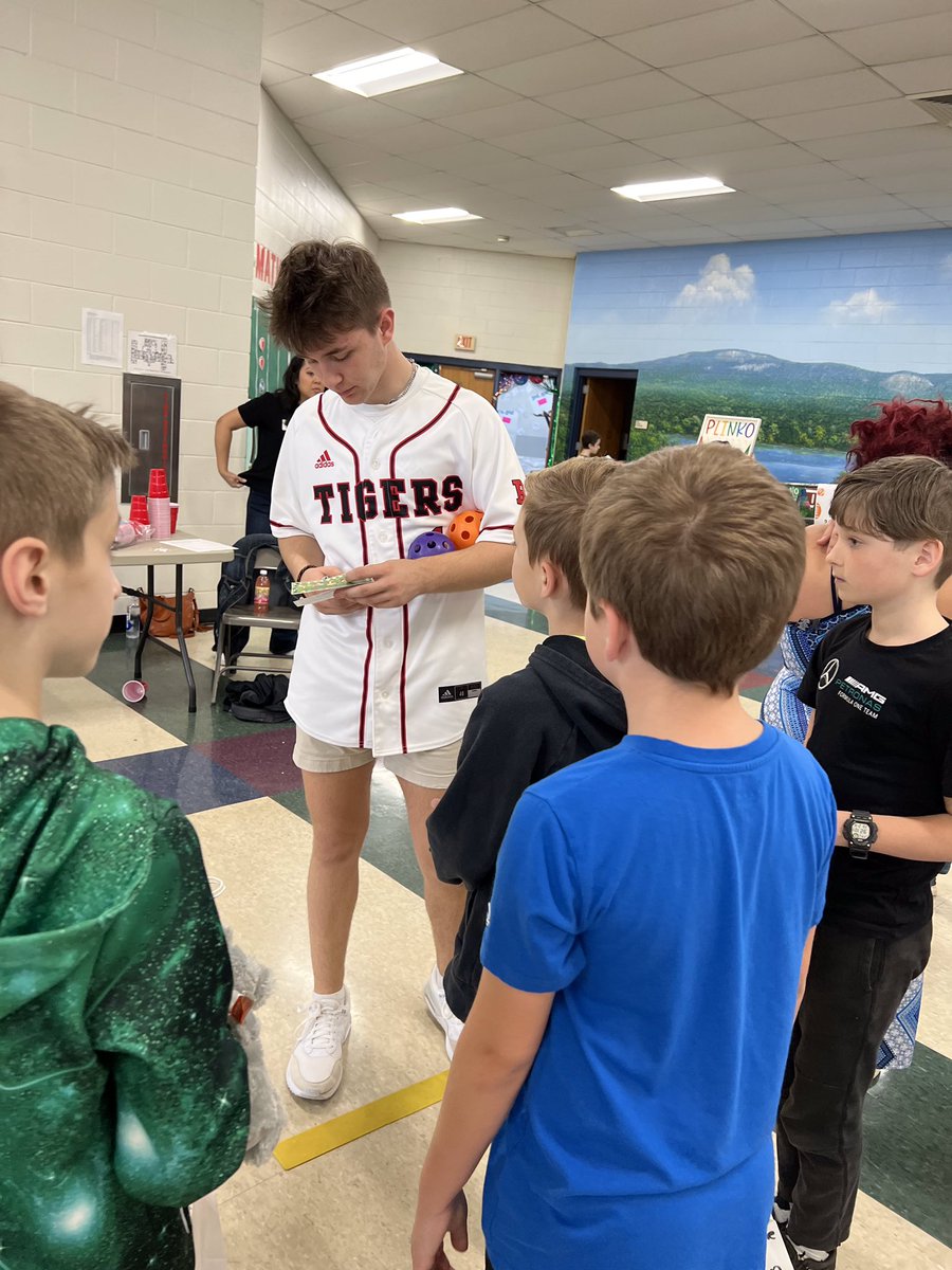 BRTigerBaseball's tweet photo. THANKFUL for the opportunity for a few of our players to volunteer to SERVE at Skyland Elementary Math Bowl Day! Our players ENJOYED all of the students, staff, & competitions! #RidgeCommunity #FutureTigers https://t.co/e9fJ8boLeo