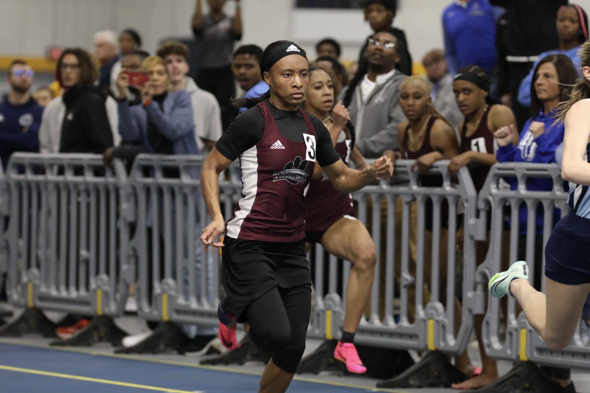 Day 1️⃣ Highlights…
- Macklin tied school record, All American🥈
- Steff 🥉All-American, School record, NAIA A Standard
- 4️⃣ women to the 60m final
- Little wins 🥇 5K
- Women s 4x200m relay wins 🥇
- Men’s DMR, All-American 🥉