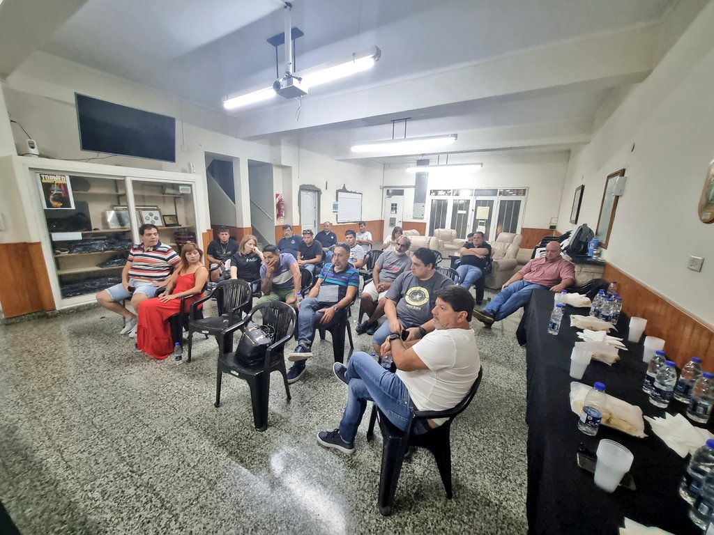 UnidadBloque's tweet photo. #AHORA   #Prensa  se reunio el bloque para debatir sobre los diferentes temas  de #Trabajo #social #politica  en #UNIDAD https://t.co/qsKTAuiWO1