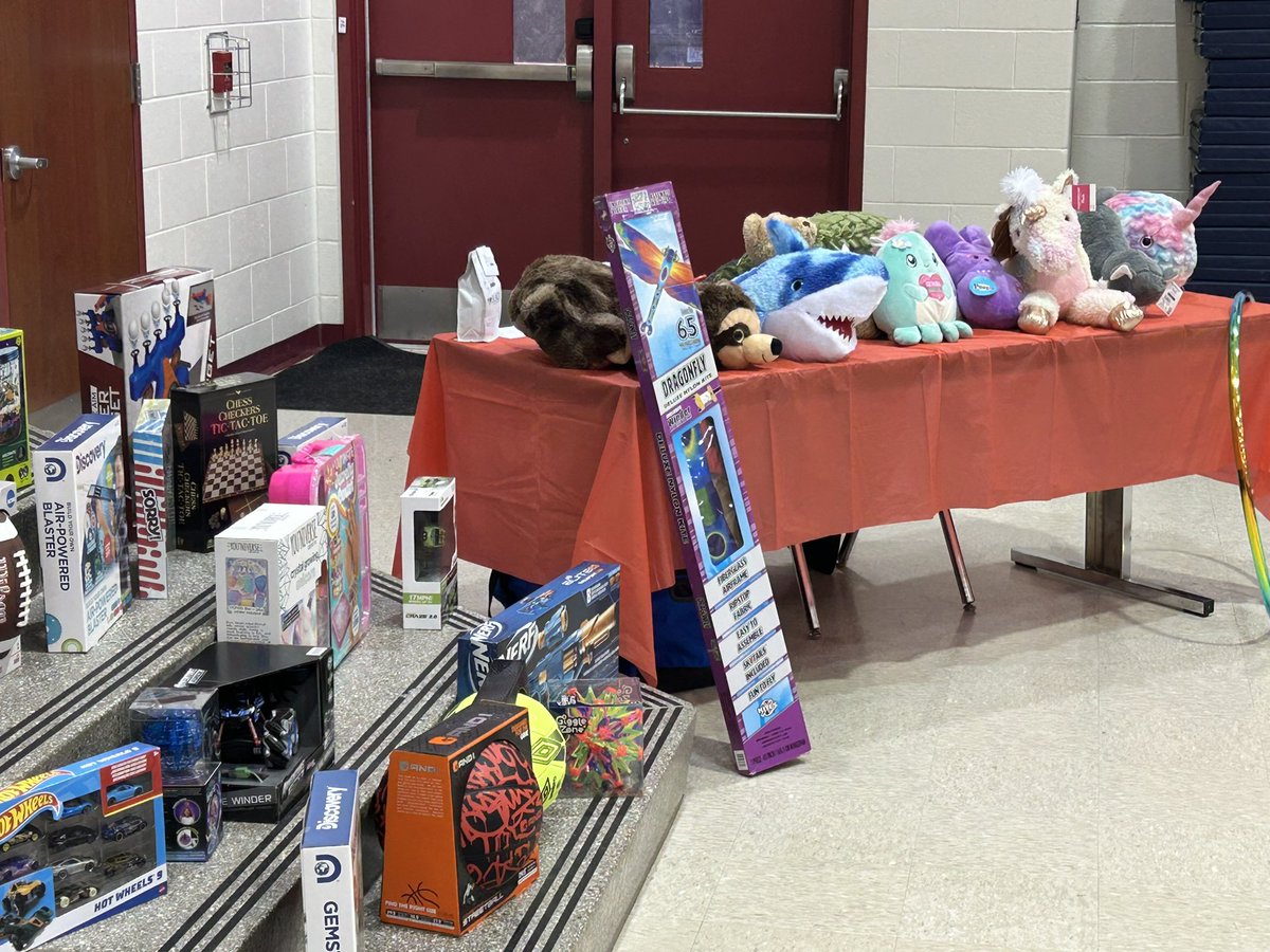 Valentine’s Bingo was a huge success thanks to our fantastic PTO!! What a great way to end the week for our KWC families! Thank you <a href="/KWCPTO/">KWC PTO</a> !@KWCcrocs
