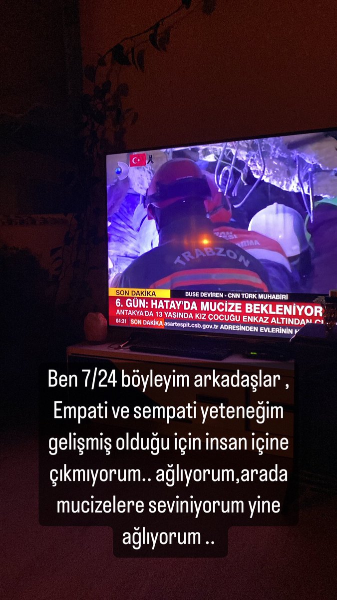 hulya_caaa's tweet photo. Kalbim çok fena #depremzede #fulyaozturk #hatay #Kahramanmaras #Elbistan #Malatya #iskenderun #DepremiOldu https://t.co/LJBpV1bHy2