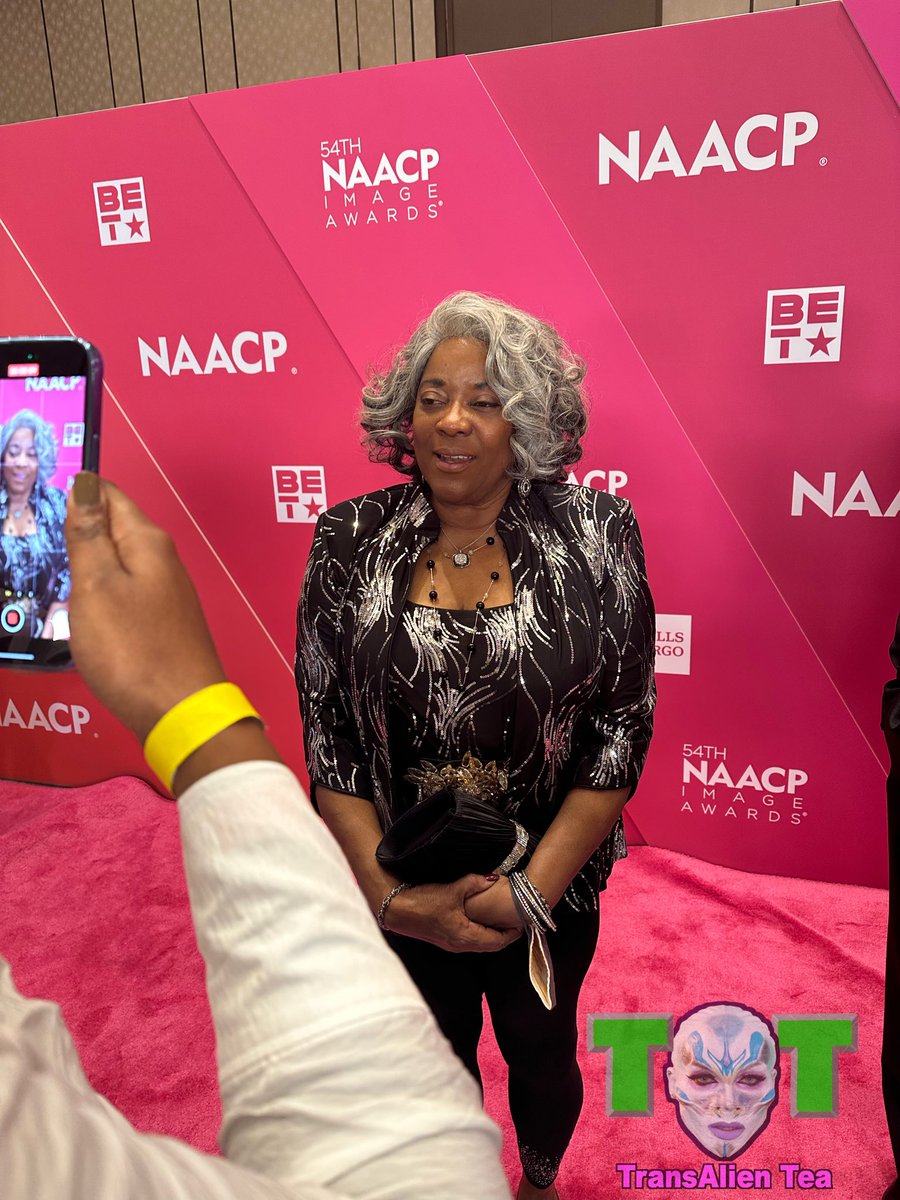TransAlienTea's tweet photo. We here at #TransAlienTea Blog got off the spaceship 🚀 and stopped by this years @naacpimageawards Luncheon to cover the carpet while interviewing this years Nominees. We got up close and personal with all of your favs. Check out these pics captured below: # NAACPImageAwards https://t.co/yK9kOc7b5T