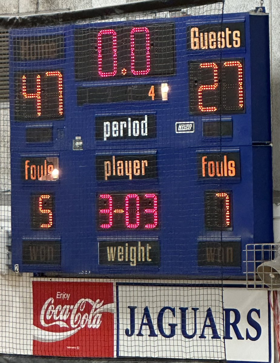 That’s a winner! Great game tonight against Ladue for win number 11 🏀❤️<a href="/jamisonspreck/">jami</a> led all scorers with 17. Senior Night on Monday at 5:30 p.m. vs. Herculaneum. Come cheer on our #Classof2023 Spreck, Robinson, Kube, Berberich, Kraus and Moeckel <a href="/JaguarAthletics/">Seckman Athletics/Activities 🐆</a> #rolljags