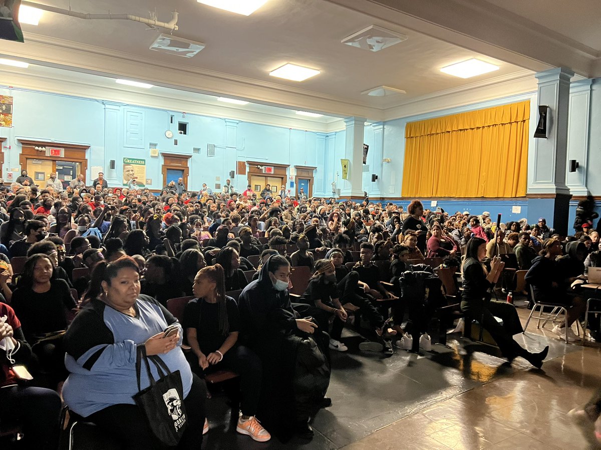 Standing room only for our Black History Month celebration.  What a way to end our BLM Week of Action! #ms35rocs #magnetschool #artsmatter @MagnetSchlsMSA @D16LEADS #creatingleaders