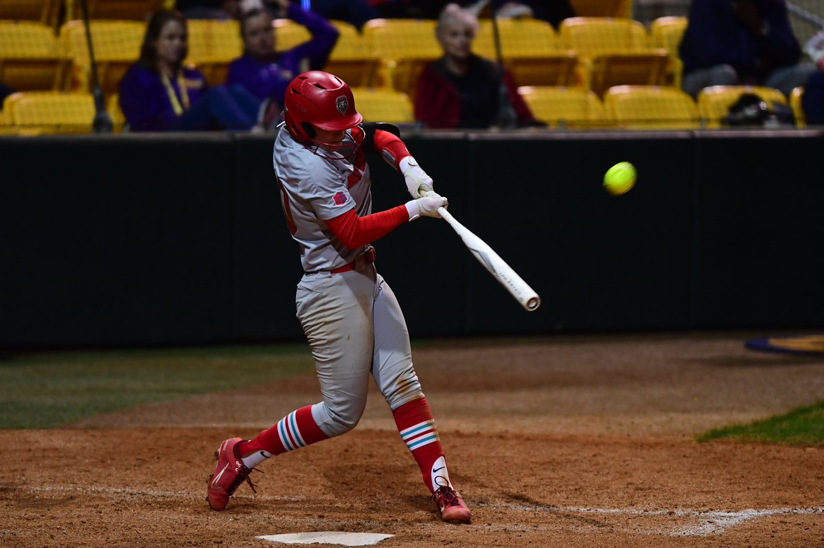 UNMLoboSB's tweet photo. Gotta ♥ HR celebrations. 
#GoLobos https://t.co/80SV1Rd1gi