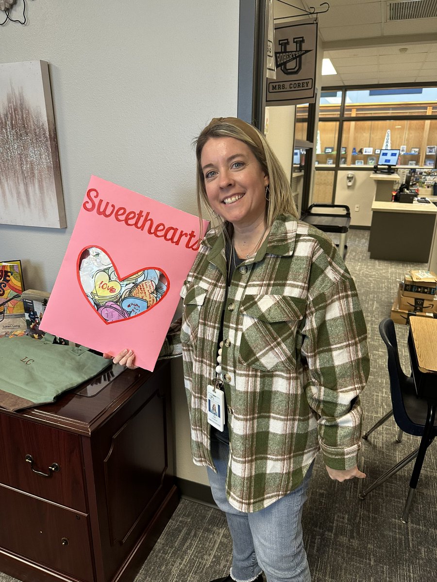 Ashley Vinz tweet media