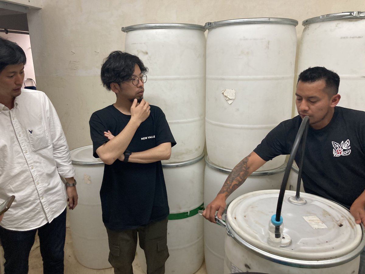 日本から再びコーヒーマンがやってくるように。3名の日本コーヒーマンをantiguaのチームfinca gasconこれまた創造性豊かなコーヒーマン達に紹介させて頂きました。これから面白くなりそうです。