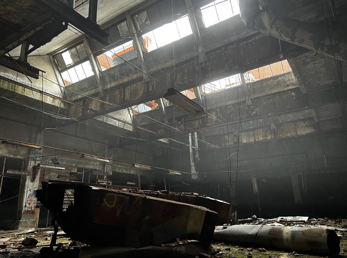 _Justbails's tweet photo. Hey Twitter, I know it’s been awhile 
#urbanexplorer #abandonatedplaces #Apocalypse https://t.co/EwpPsvA2V8