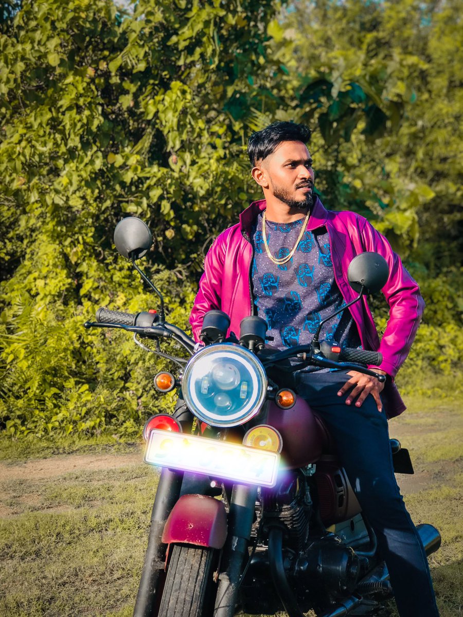 AsithMusick's tweet photo. Welcome 2023 🖤 #asith #asithmusic #asithmusick #musick #Trending #bicke #AppleMusic #spotify #Facebook https://t.co/yCpooluvfr