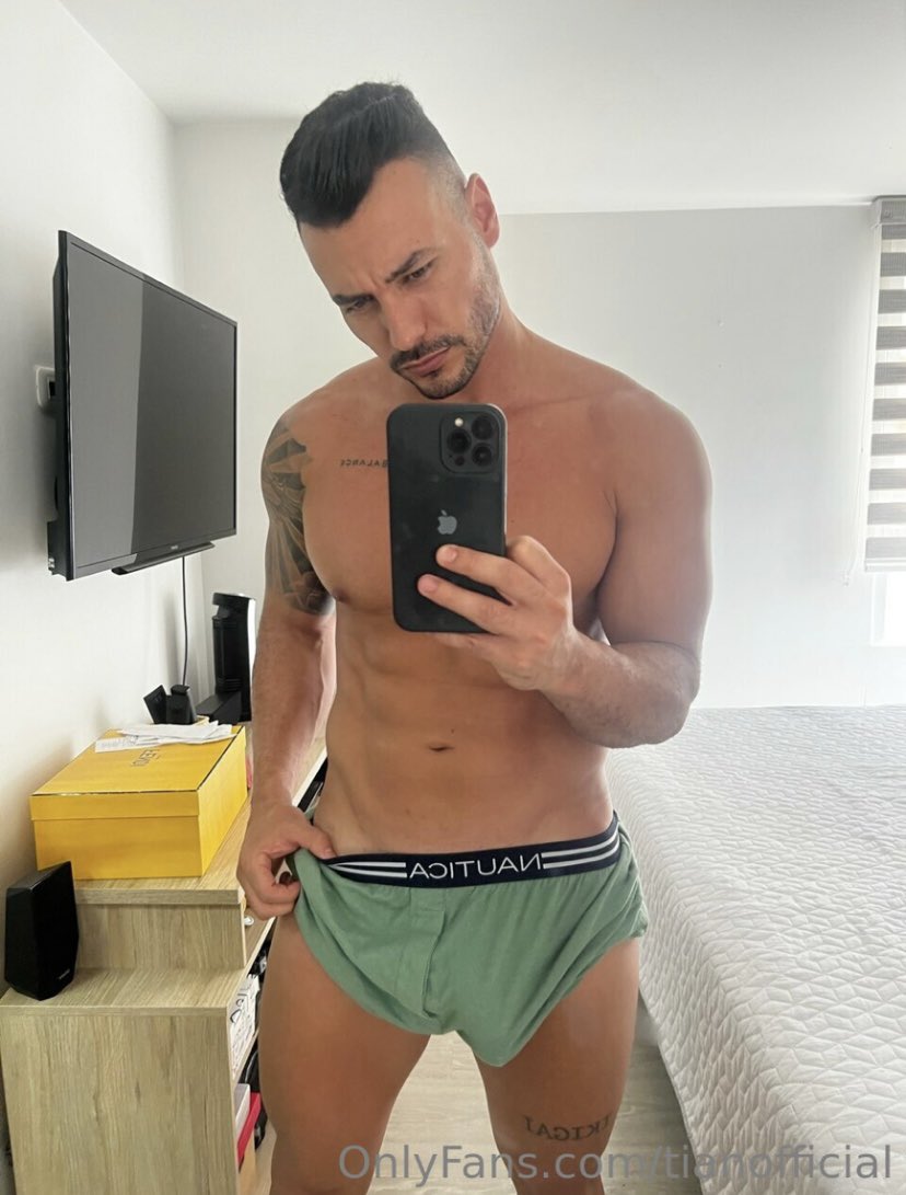 morboseogay's tweet photo. Tian. 🥵 https://t.co/dQ2PKa7fqR