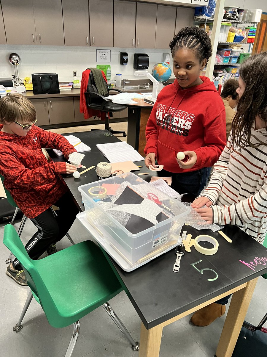 Leslie Yates tweet media