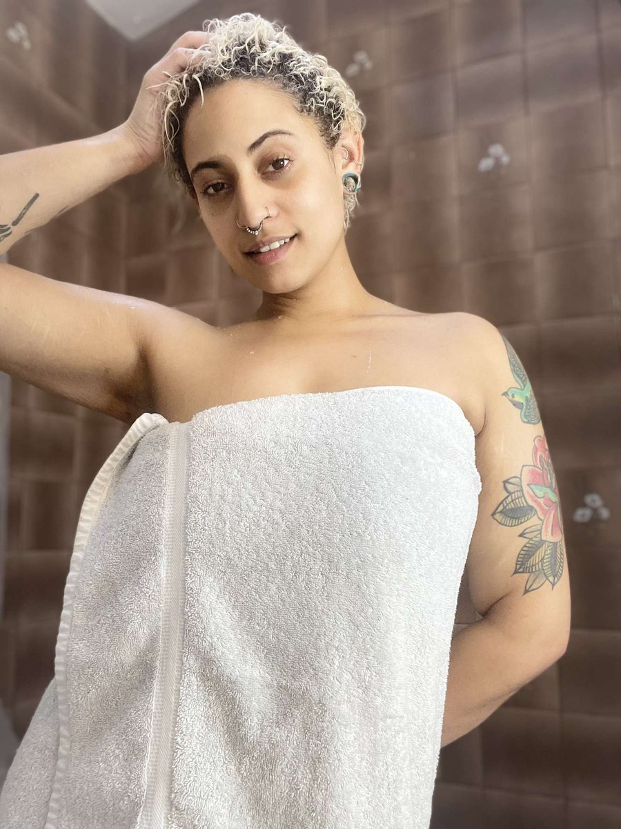 _5thTree's tweet photo. @clupluu Getting this shower scene ready it’s a hot one 🥵 go to the link for more ↘️ https://t.co/fVcRJF494B https://t.co/ck0Rawg3Bm