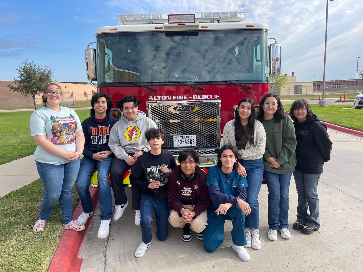 This week we continued our life skills program at Mission Collegiate High School.

A big thank you to Alton Family Clinic and our partners at the Alton Fire Department for helping us deliver this weeks lessons Self-Care Medical &amp; Wellness and First Aid &amp; CPR.

#Altonstrong