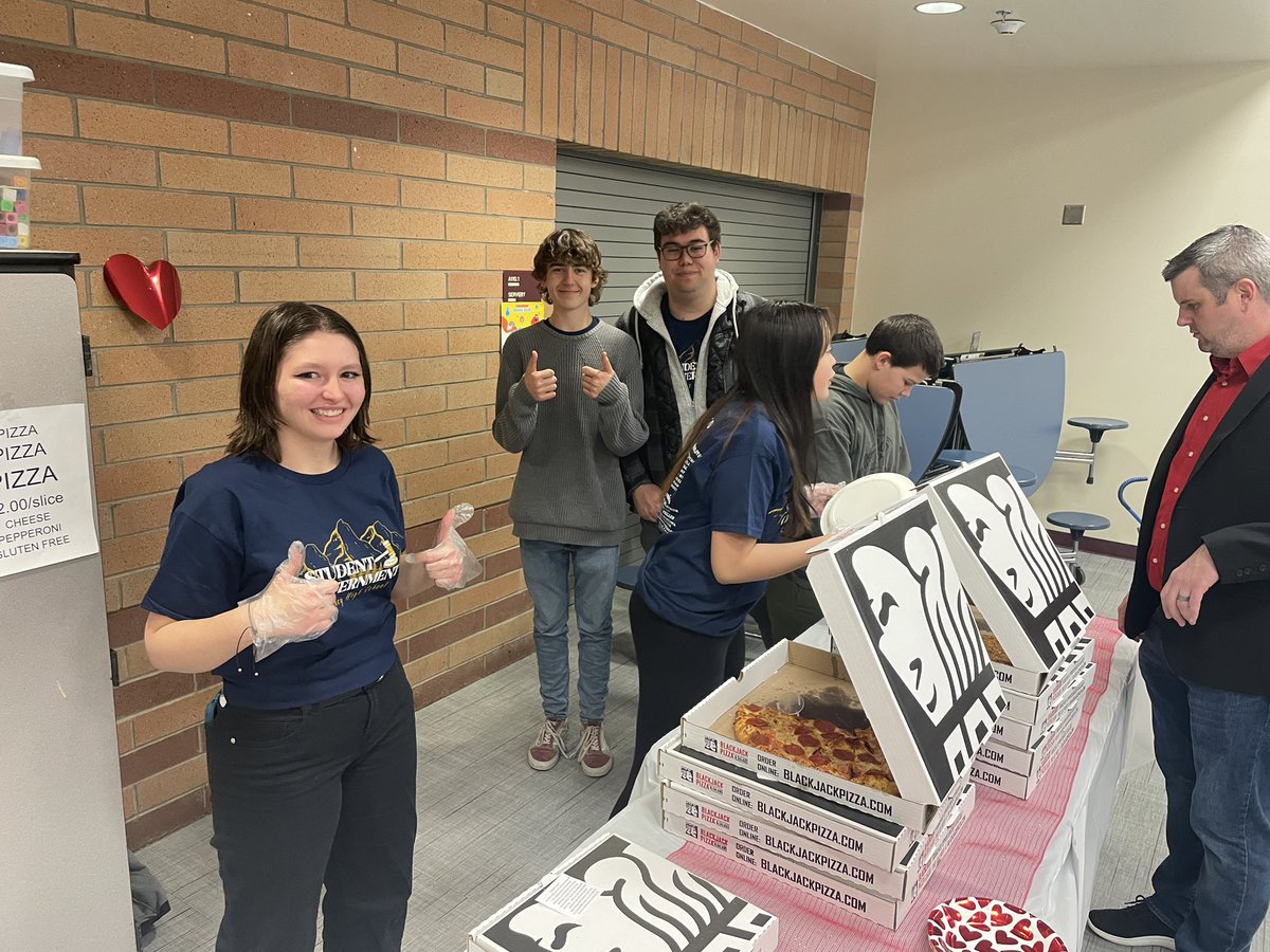 CoyoteRidge_PTO's tweet photo. And where would we be without our wonderful @legacyhsstugo volunteers?! You guys are the best, thank you for being here tonight!! @LegacyLightning https://t.co/ok5InRjn6D