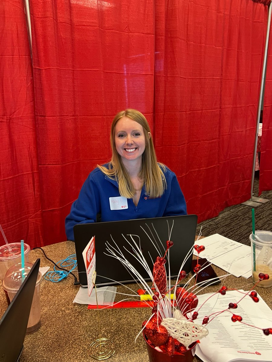 GateCityBank's tweet photo. We had an amazing time volunteering throughout @GivingHeartsDay! ❤️ 
#GivingHeartsDay #GateCityBank https://t.co/sHfOJTwWih