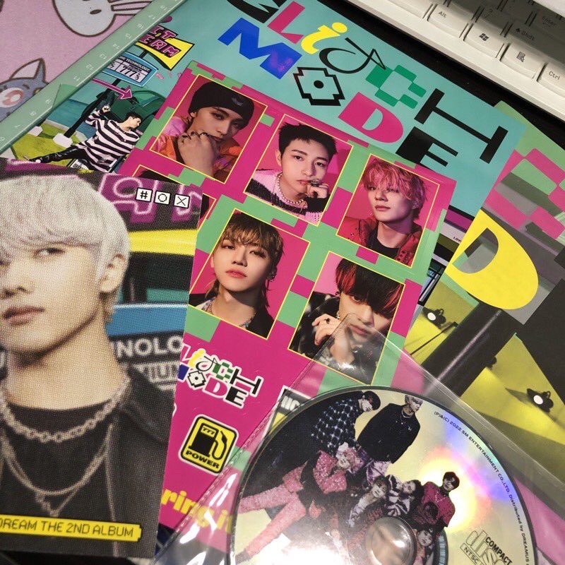 neolovebot's tweet photo. ⑅ ˚｡ wts lfb ph #jinjinsells

(3) nct dream glitch mode unsealed album - 180php
inclu: cd, pb, sticker, accordion, poster

onhand ready to ship
dm/reply to claim
gcash | payo/4days reserv
sco

t. nct dream photobook ver glitch ver glimo https://t.co/FaUpB74S63
