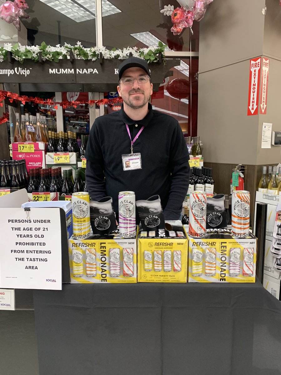 manimal138's tweet photo. @WhiteClaw tasting here at @RalphsGrocery here in #Pasadena #BringTheWave to your weekend gathering or the BIG GAME on Sunday! #whiteclawrefresher #hardlemonade @SocialSampling #socialsampling https://t.co/zwrV5MpeOO