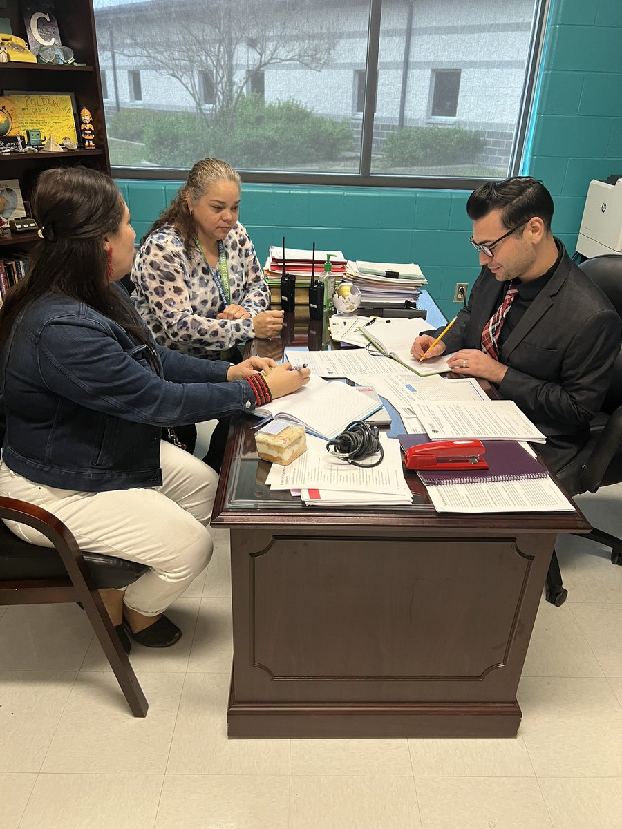 virna_bazan's tweet image. Working for the weekend! #learning #threedayweekend #happydays