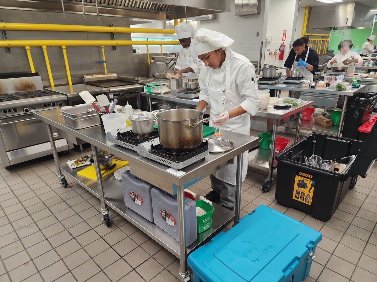 AliefCulinary's tweet photo. What a great day! The girls did such a great job.. Now we wait until next week for results  . https://t.co/DjVews0zoo