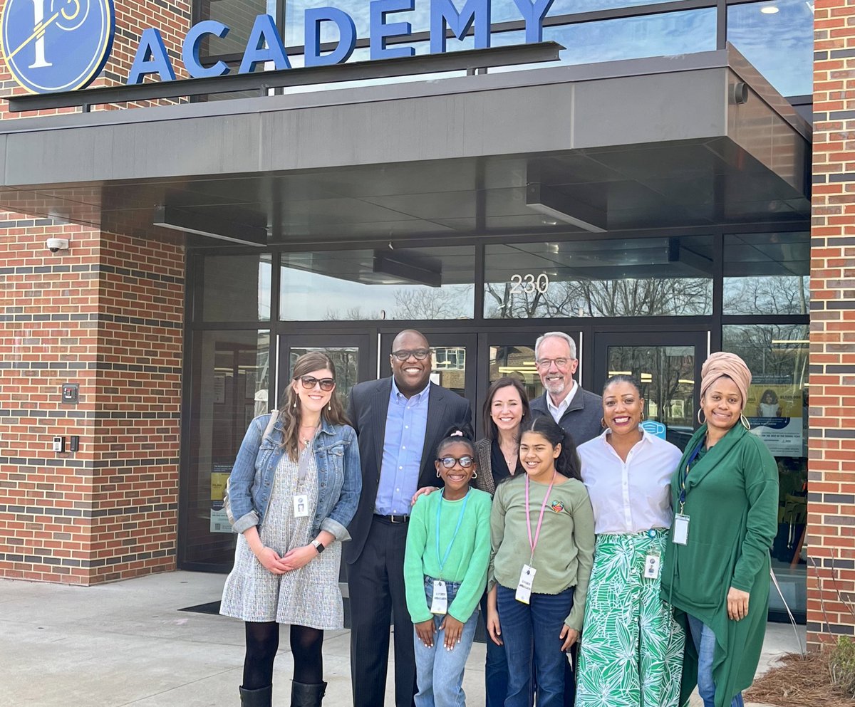 SenKatieBritt's tweet photo. I was excited to visit @i3academy_ Elementary in Woodlawn! Great learning about how this public charter school empowers students and families, so that children can reach their full potential and live the American Dream.

Thank you to the educators helping make this a reality. https://t.co/3fT0z2ROk8