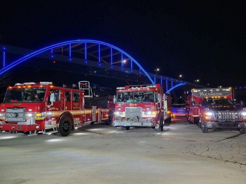 MilFireDept's tweet image. As we head into an extremely difficult weekend and week for our partners @MilwaukeePolice, we simply want to acknowledge how terrible this is and let them know we mourn alongside them.