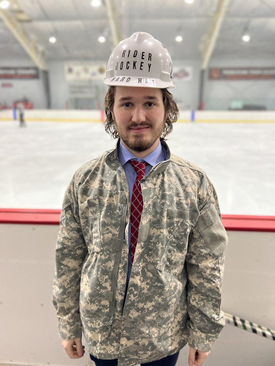 RiderIceHockey's tweet photo. Giwerowski stands tall, earns #hardhat and #rangerjacket with 30 saves in 2-1 win over Stevenson. Leads Rider to league championship game tomorrow. #RiderIce #TheBrotherhood #Letsride #onemore https://t.co/eF47YWoTI4