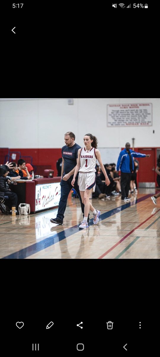 HUGE CONGRATULATIONS to junior <a href="/VidaRBasketball/">Vida Rack</a> for being named to the 
All-<a href="/AthleticsMetro/">Metro League Athletics</a> 2nd team!

#HaleaYeah #MakeEmBelieve