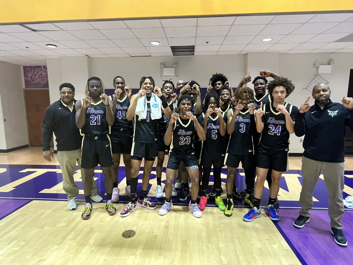 kb1424's tweet image. Words can’t express how proud I am of these young men. The daily grind on and off the court. The ups and downs. To be able to go 10-0 in region play is tough and that was a goal they accomplished.#jobnotdone @HiramHoops @HiramAthletics @pauldingboe