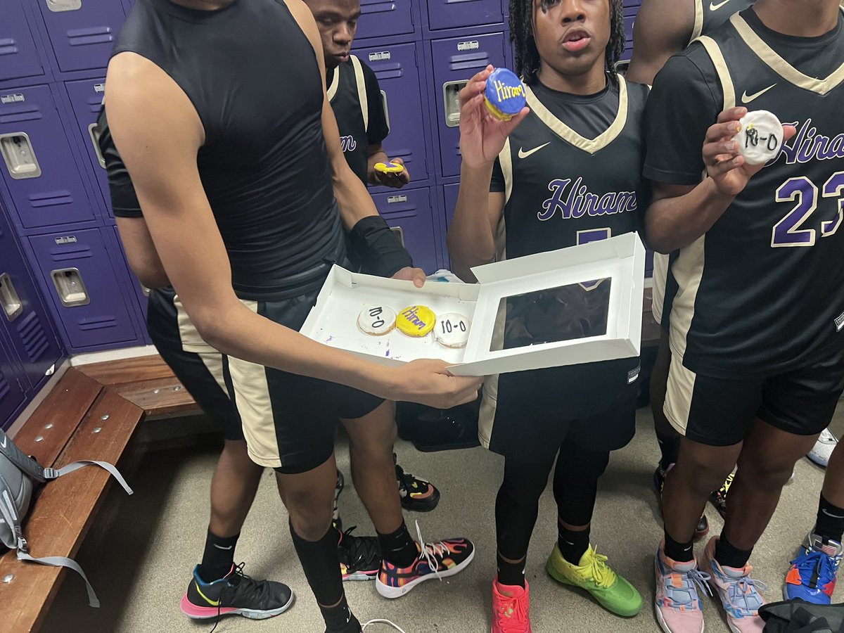 kb1424's tweet image. Words can’t express how proud I am of these young men. The daily grind on and off the court. The ups and downs. To be able to go 10-0 in region play is tough and that was a goal they accomplished.#jobnotdone @HiramHoops @HiramAthletics @pauldingboe